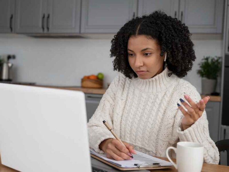 Online Colleges That Pay You to Attend